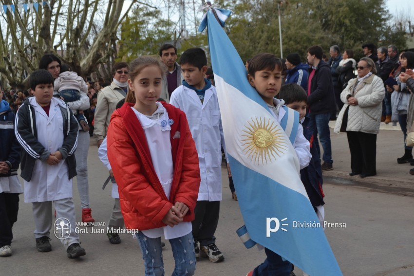 Los festejos del Bicentenario convocaron a miles de vecinos