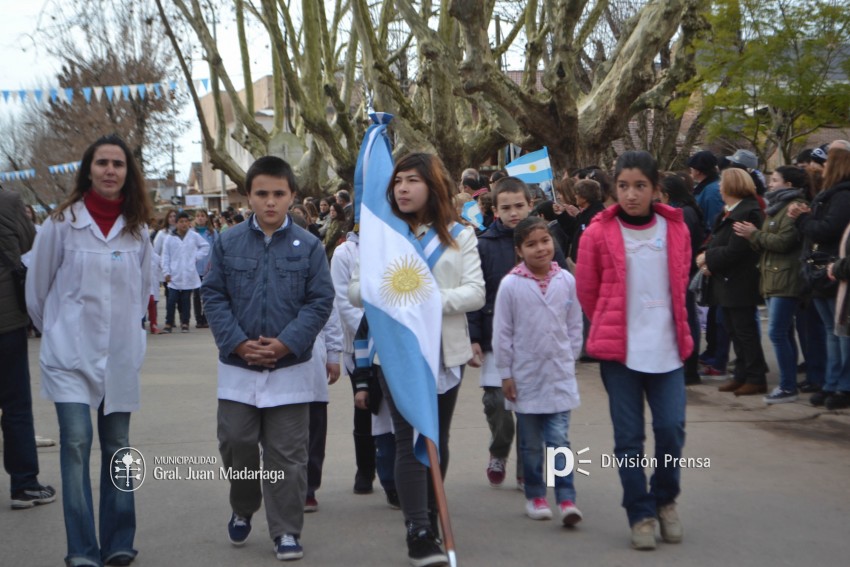 Los festejos del Bicentenario convocaron a miles de vecinos