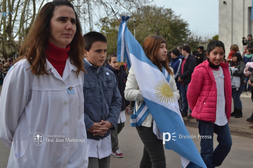 Los festejos del Bicentenario convocaron a miles de vecinos