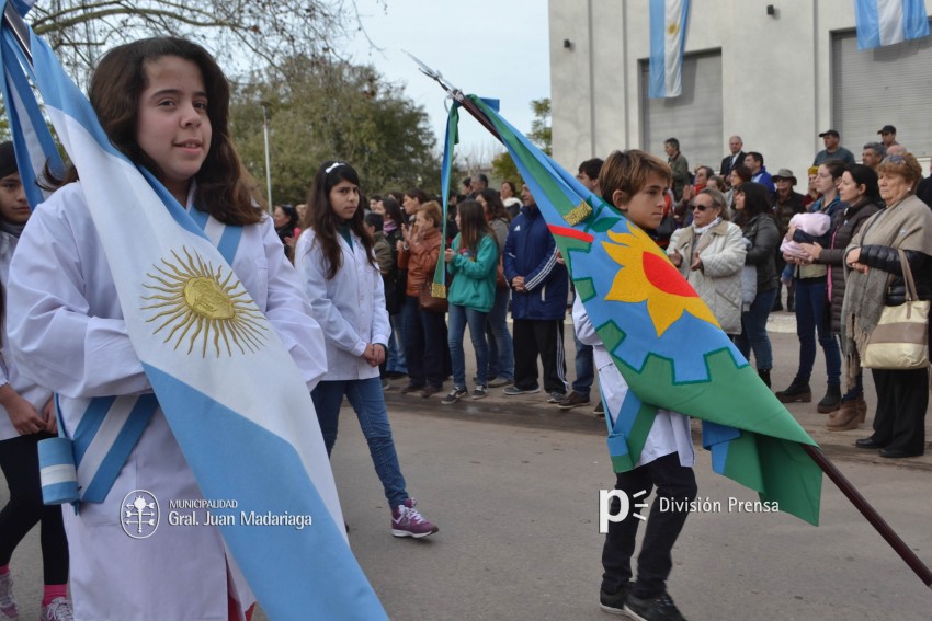 Los festejos del Bicentenario convocaron a miles de vecinos