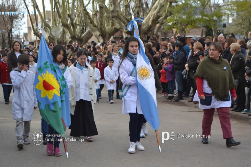 Los festejos del Bicentenario convocaron a miles de vecinos
