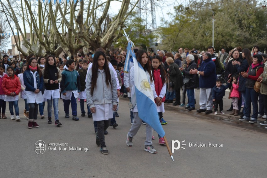 Los festejos del Bicentenario convocaron a miles de vecinos