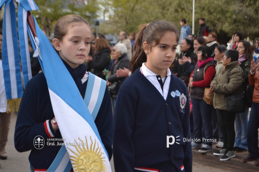 Los festejos del Bicentenario convocaron a miles de vecinos