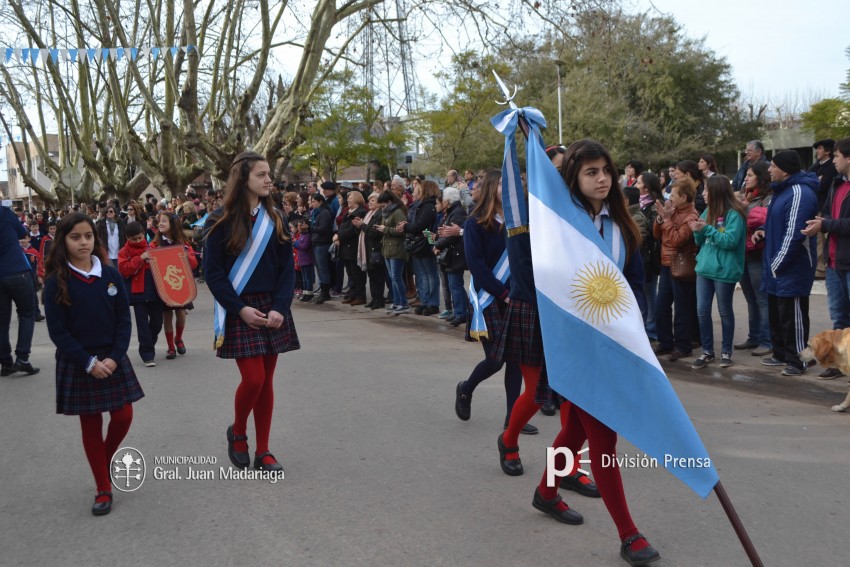 Los festejos del Bicentenario convocaron a miles de vecinos