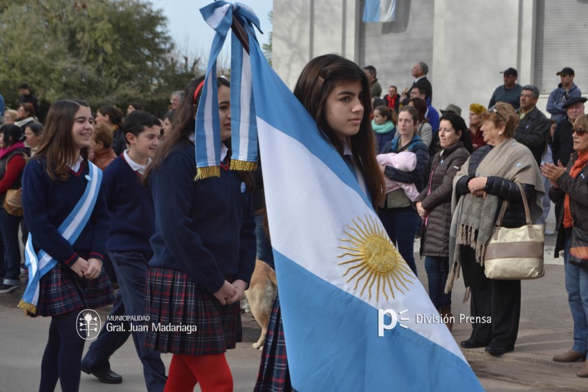 Los festejos del Bicentenario convocaron a miles de vecinos