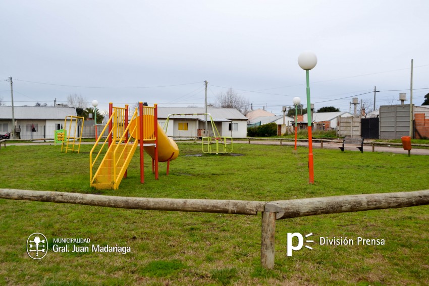 Mejoran la iluminaci�n de las plazas barriales