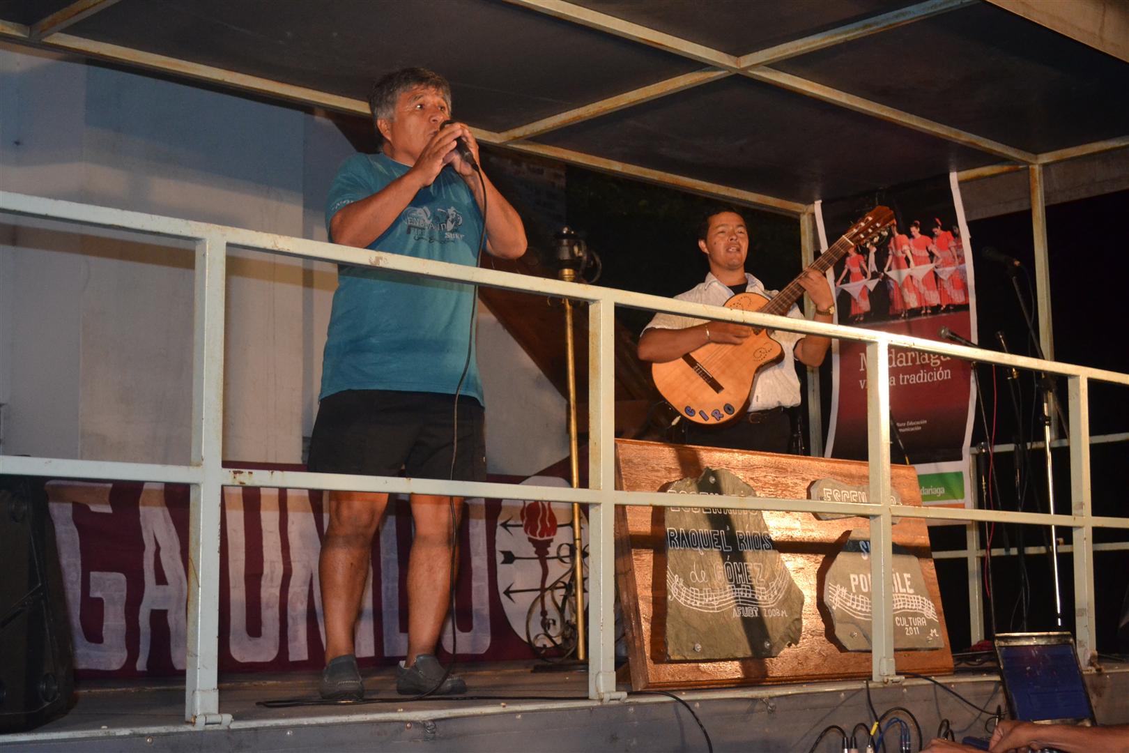 Popovich en Folclore en los barrios