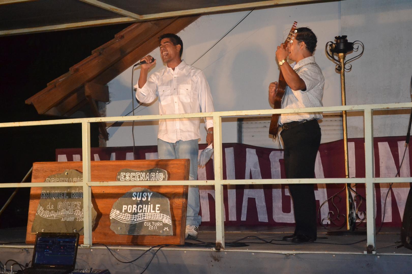 Popovich en Folclore en los barrios