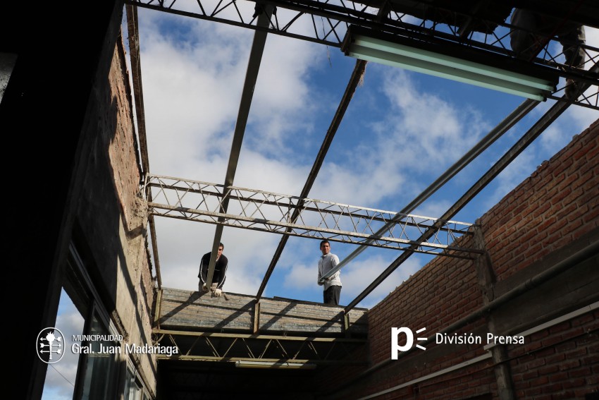 Avanza la renovacin del techo en la Unidad Acadmica