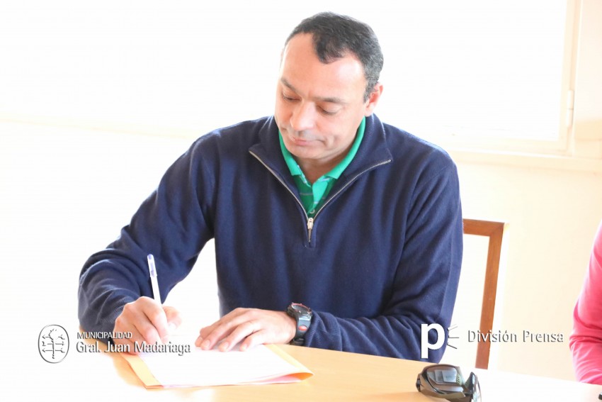 Entregaron actas de constitucin de bien de familia