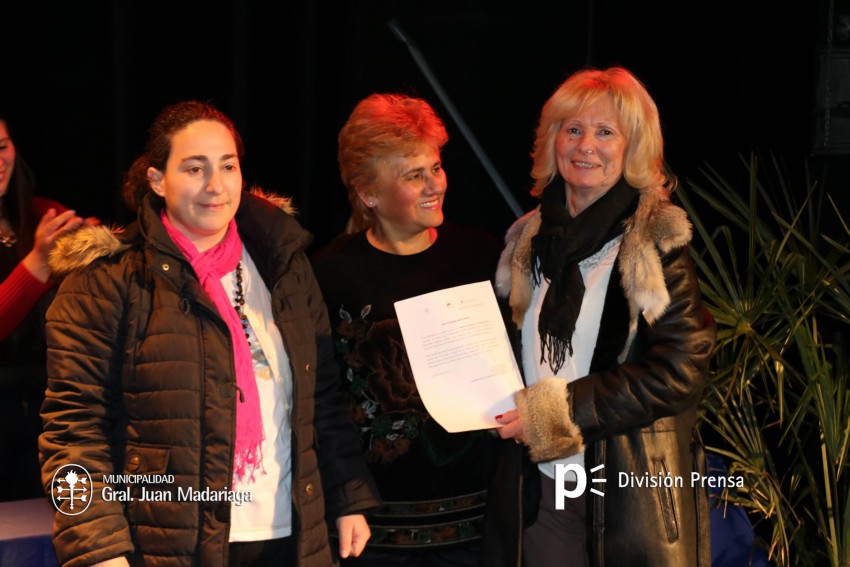 Entregaron certificados a las