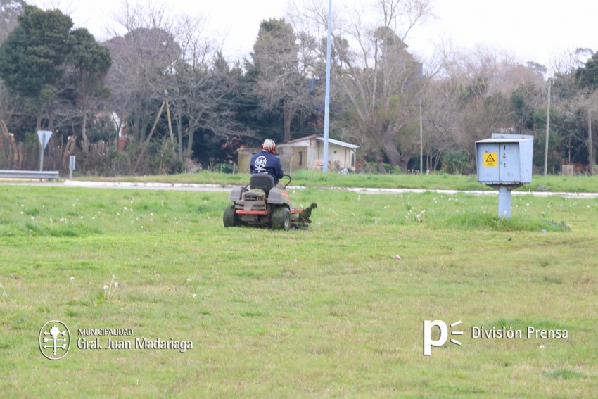 El municipio trabaja en la rotonda de acceso a Madariaga