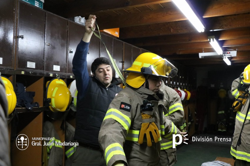 Presentaron la nueva indumentaria de Bomberos Voluntarios