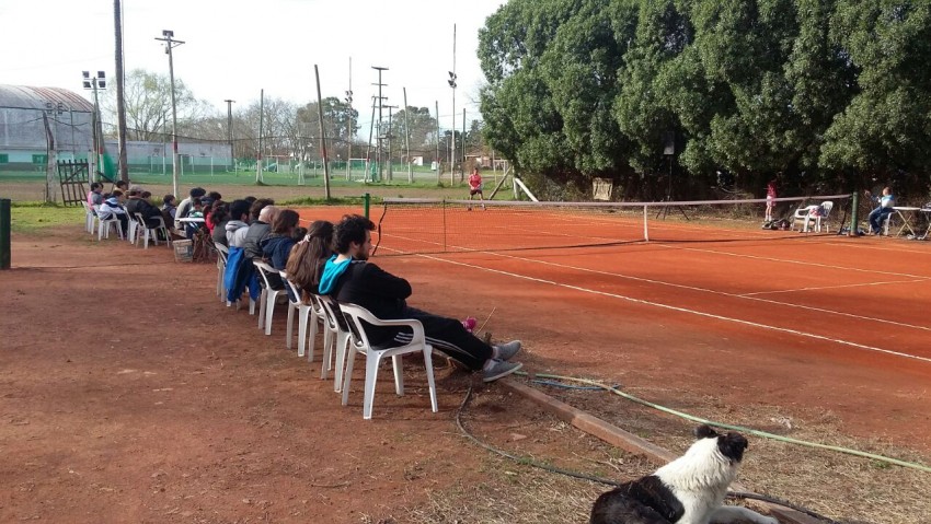 Tenis y f�tbol para entretener a chicos y j�venes en el feriado