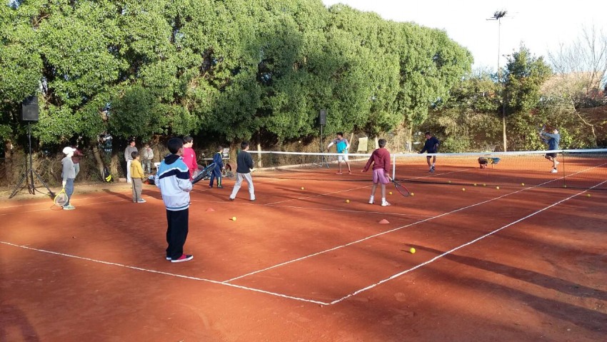 Tenis y f�tbol para entretener a chicos y j�venes en el feriado