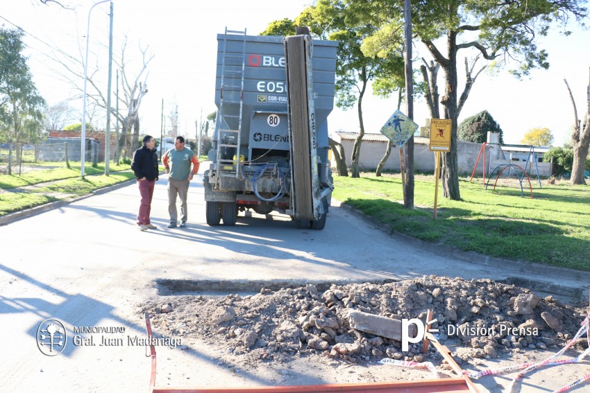 La planta mvil de hormign comenz con la tarea de bacheo