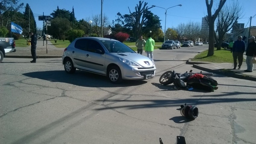 Dos personas fueron hospitalizadas tras un siniestro vial