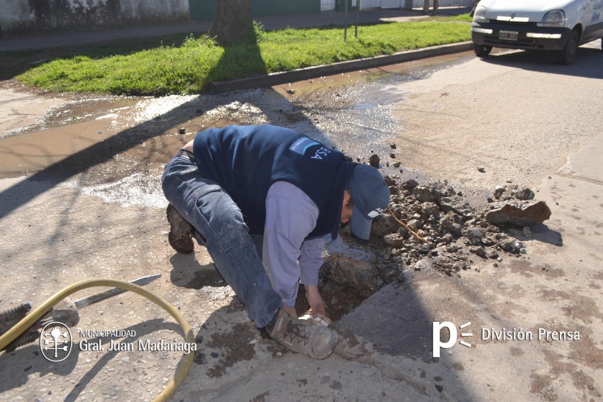 Cierre de calle y desv�os por la rotura de un ca�o