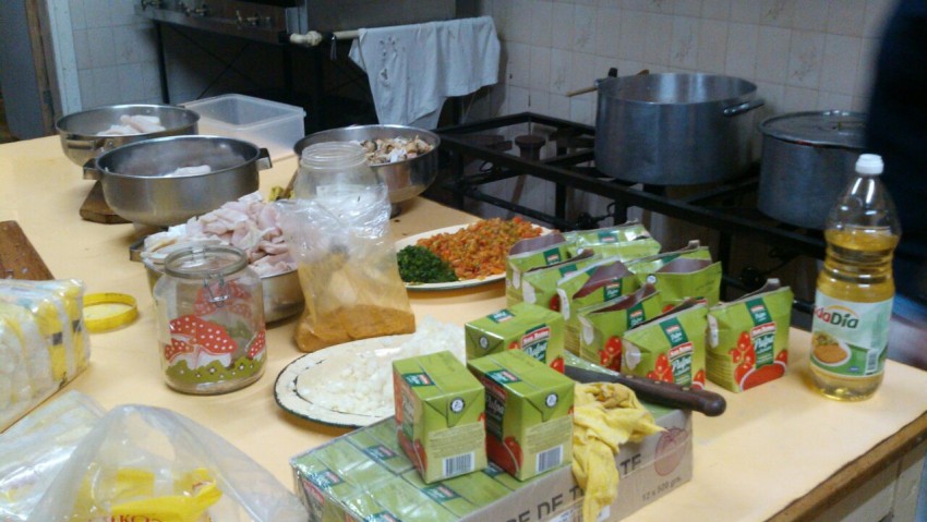 Elaboraron viandas de comida con el pescado donado por parte de un emp