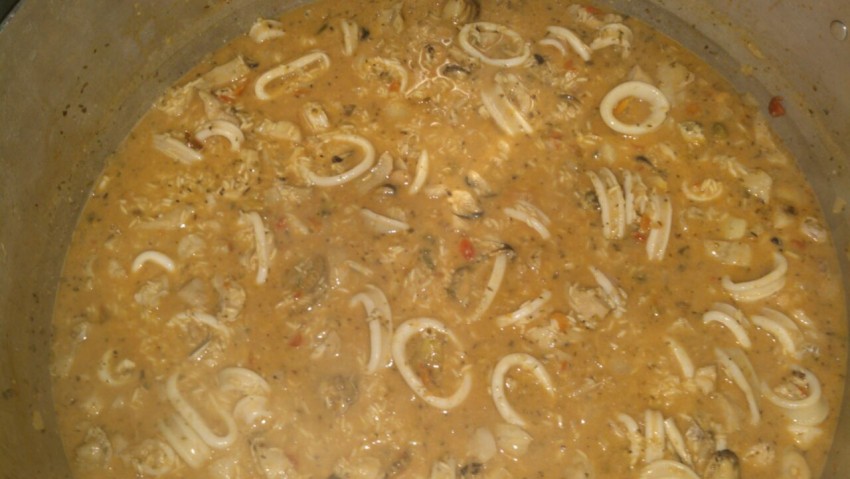 Elaboraron viandas de comida con el pescado donado por parte de un emp