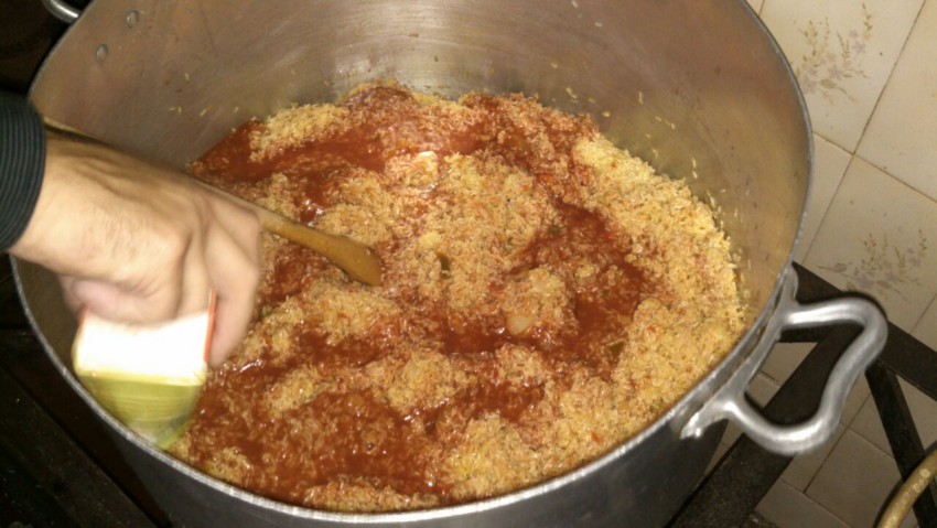 Elaboraron viandas de comida con el pescado donado por parte de un emp