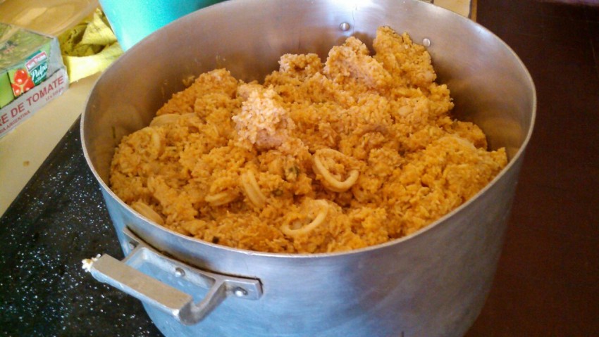 Elaboraron viandas de comida con el pescado donado por parte de un emp