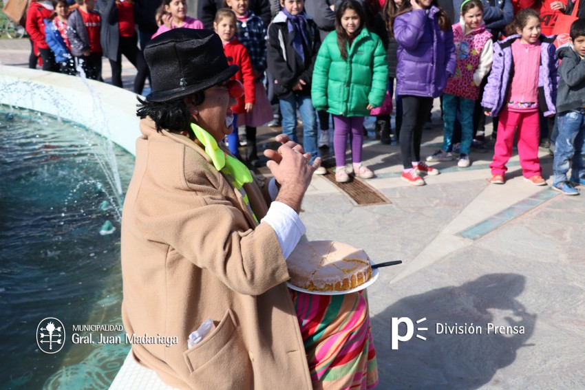 Multitudinario festejo por el Da del nio en el Paseo del Bicentenari