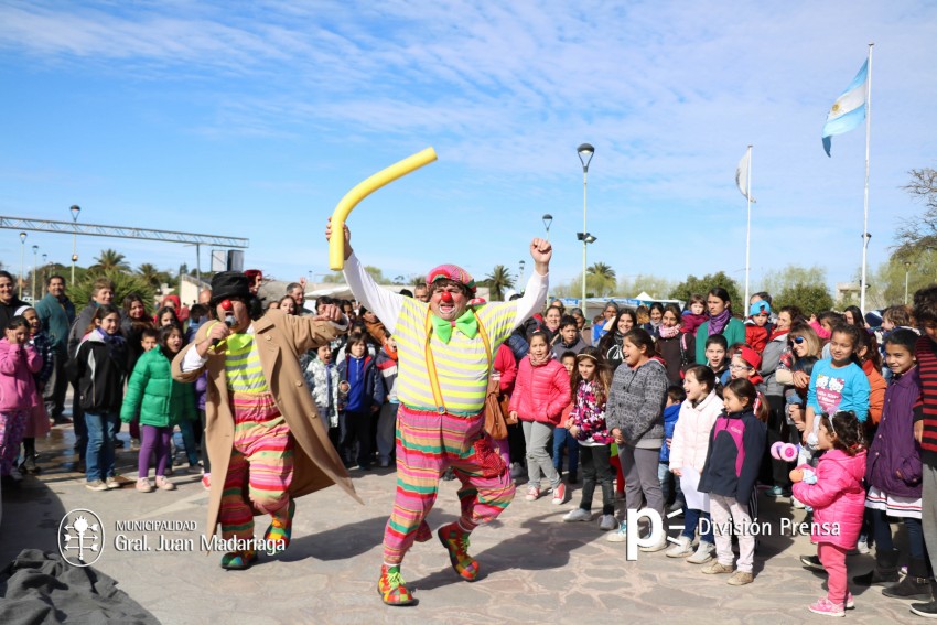 Multitudinario festejo por el Da del nio en el Paseo del Bicentenari