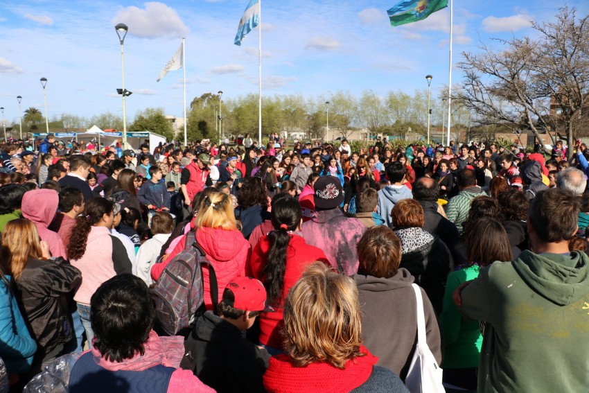 Multitudinario festejo por el Da del nio en el Paseo del Bicentenari