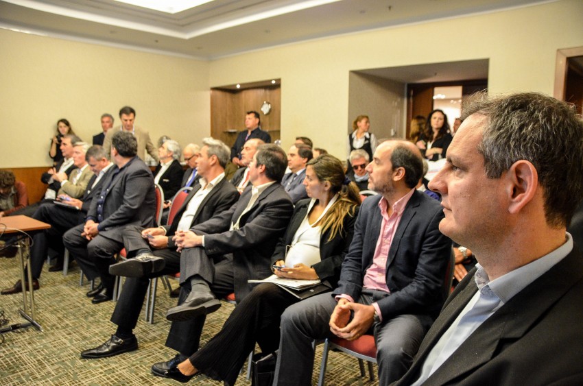 Santoro particip de la presentacin de Aguas Claras