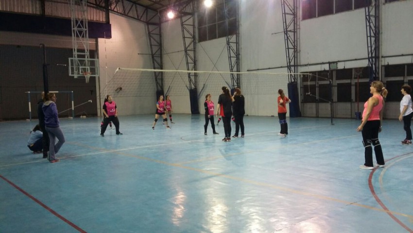 Inician las clases gratuitas de gimnasia para nias en el Club San Jua