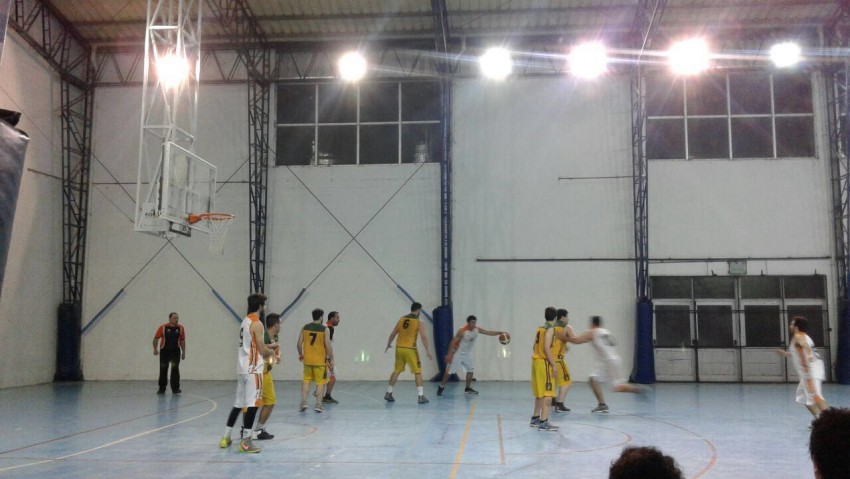 El equipo local de bsquet se impuso ante Fomento San Bernardo