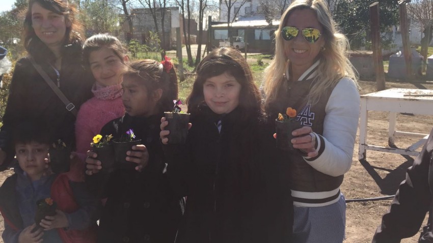 Alumnos del Paraje Juancho recorrieron la planta de reciclaje y el viv