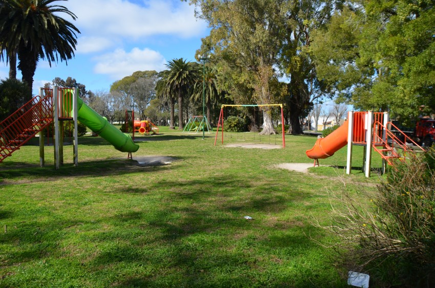 Comenzaron las tareas de mantenimiento y pintura en el Parque Anchoren