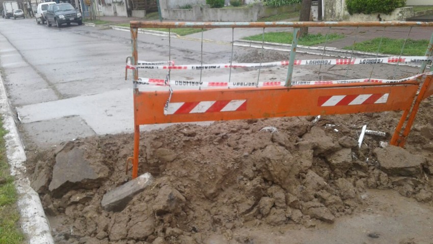 Vehculos pesados: tras la lluvia se pide evitar el trnsito por calle