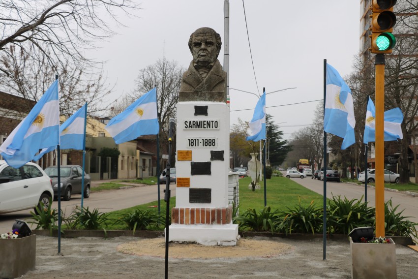 Acto oficial en Homenaje a Sarmiento