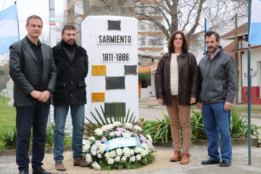 Acto oficial en Homenaje a Sarmiento