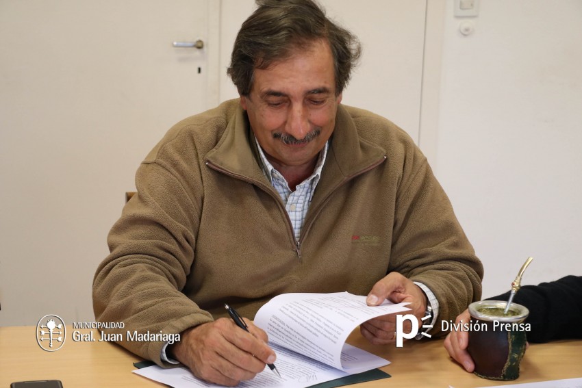 Firma de convenios con COEMA para extender el alumbrado pblico