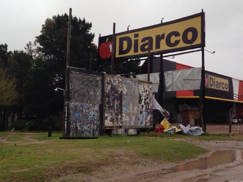 El frente de ruta afectado por los fuertes vientos