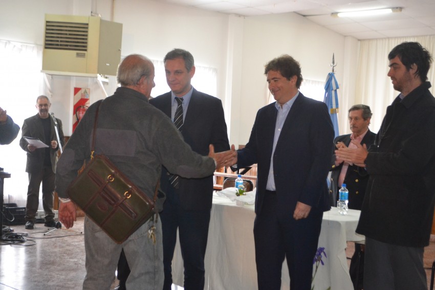 Entregaron escrituras de viviendas sociales