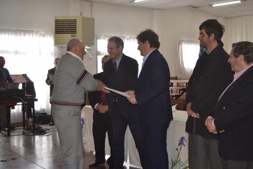 Entregaron escrituras de viviendas sociales