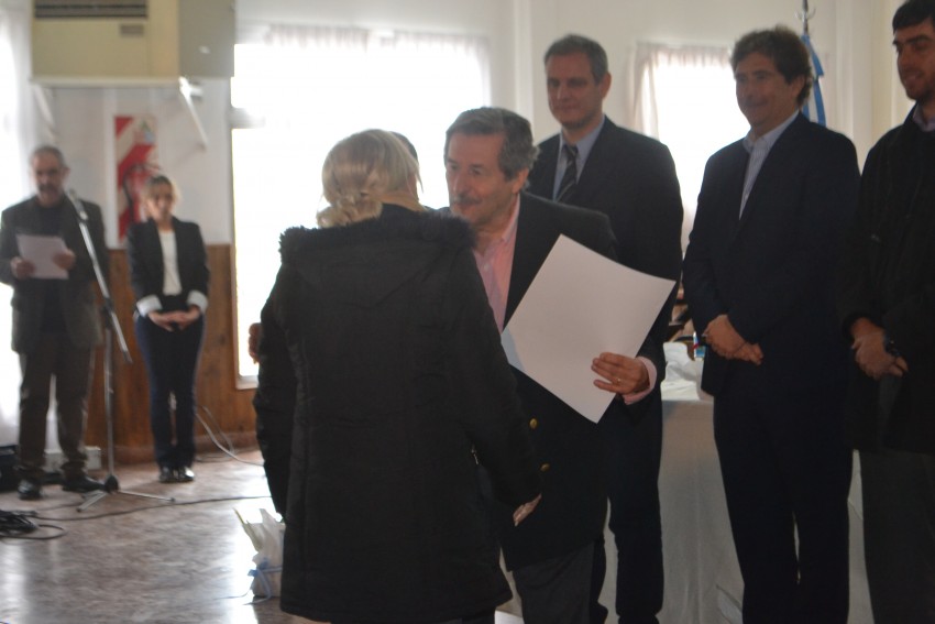 Entregaron escrituras de viviendas sociales