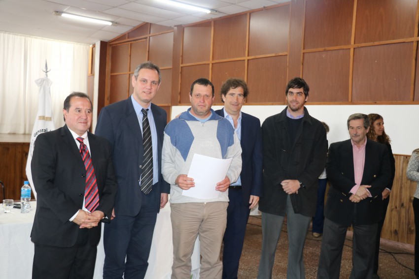 Entregaron escrituras de viviendas sociales