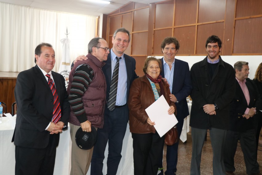 Entregaron escrituras de viviendas sociales