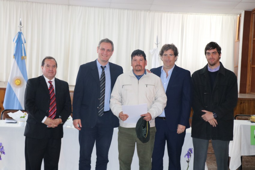 Entregaron escrituras de viviendas sociales