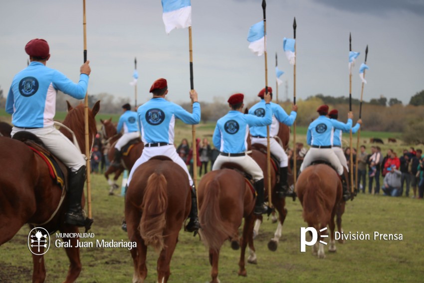 La Escuadra Azul brind un espectacular show de destreza