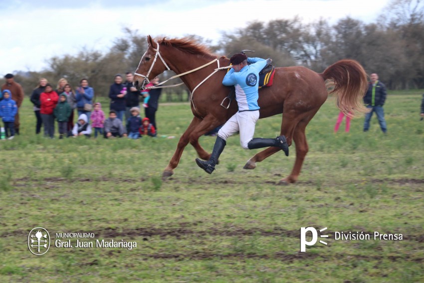 La Escuadra Azul brindó un espectacular show de destreza