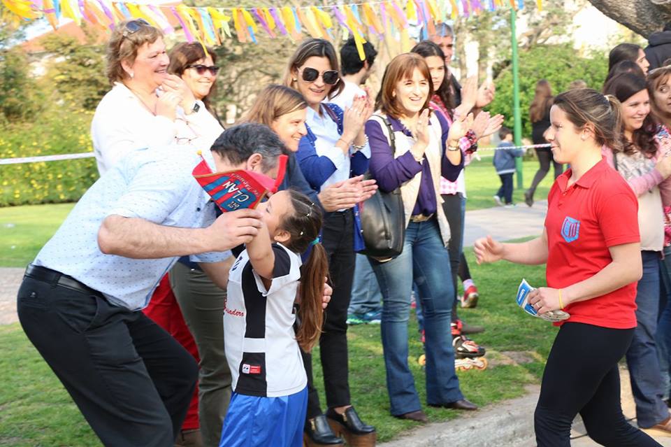 Exitoso cierre de la estudiantina con un gran desfile