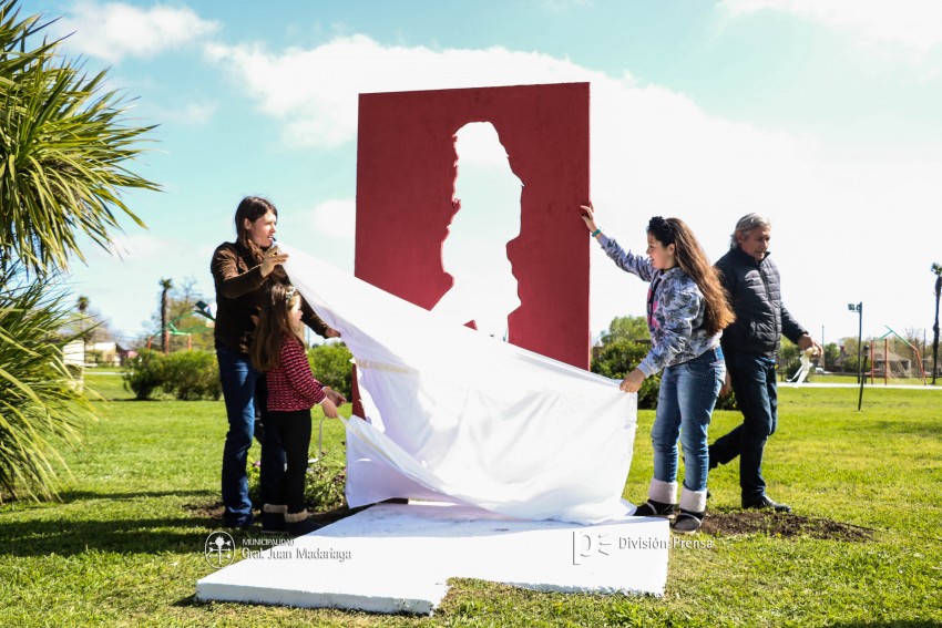 Inauguraron el mural que recuerda a Laura Herrera en el da municipal 