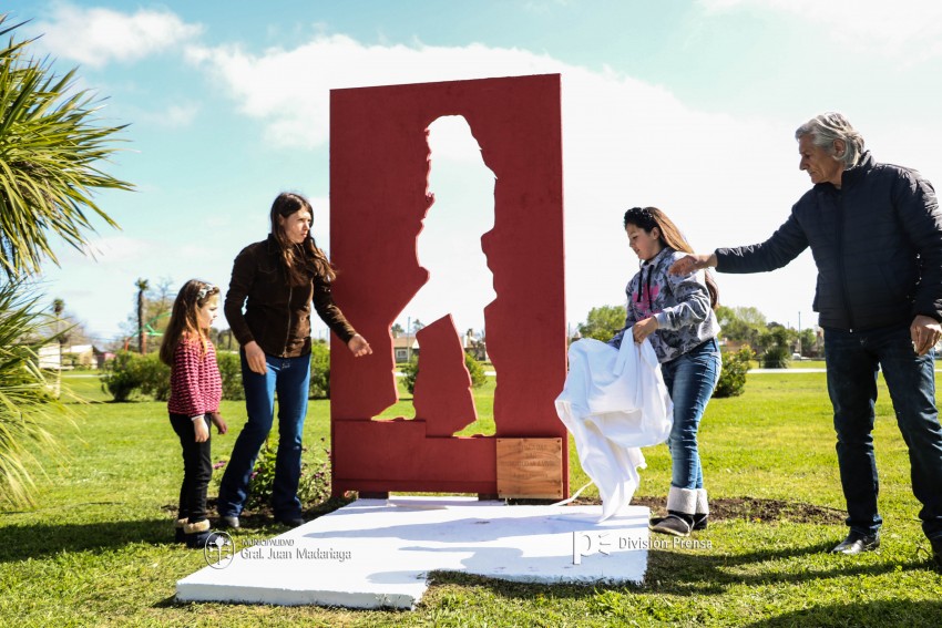 Inauguraron el mural que recuerda a Laura Herrera en el da municipal 